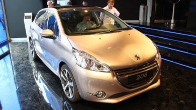 Photo of La Peugeot 208 chez Peugeot Avenue à Paris (Mars 2012)