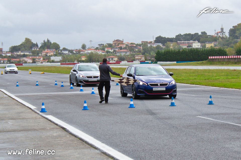 Photo essai circuit Braga Peugeot 308 GTi by Peugeot Sport (2015