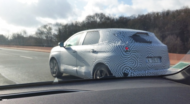 Photos : la future Peugeot 3008 II en cours d'essais en France !