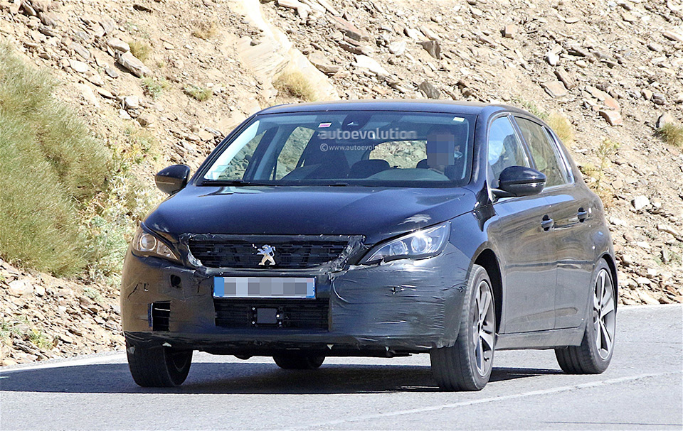 Photo espion nouvelle Peugeot 308 II restylée