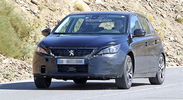 Premières photos espion de la Peugeot 308 II restylée !