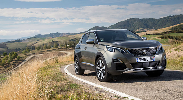 Photos officielles des essais de la Peugeot 3008 II