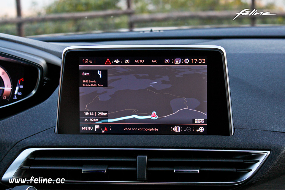 Photo navigation GPS écran tactile Peugeot 3008 II