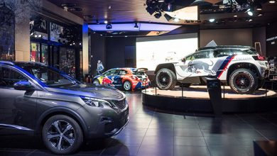 Photos : nouvelle vitrine « We love Dust » chez Peugeot Avenue