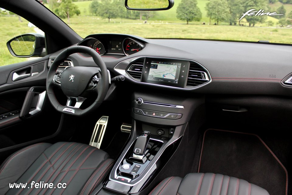 Photo intérieur nouvelle Peugeot 308 II restylée (2017)