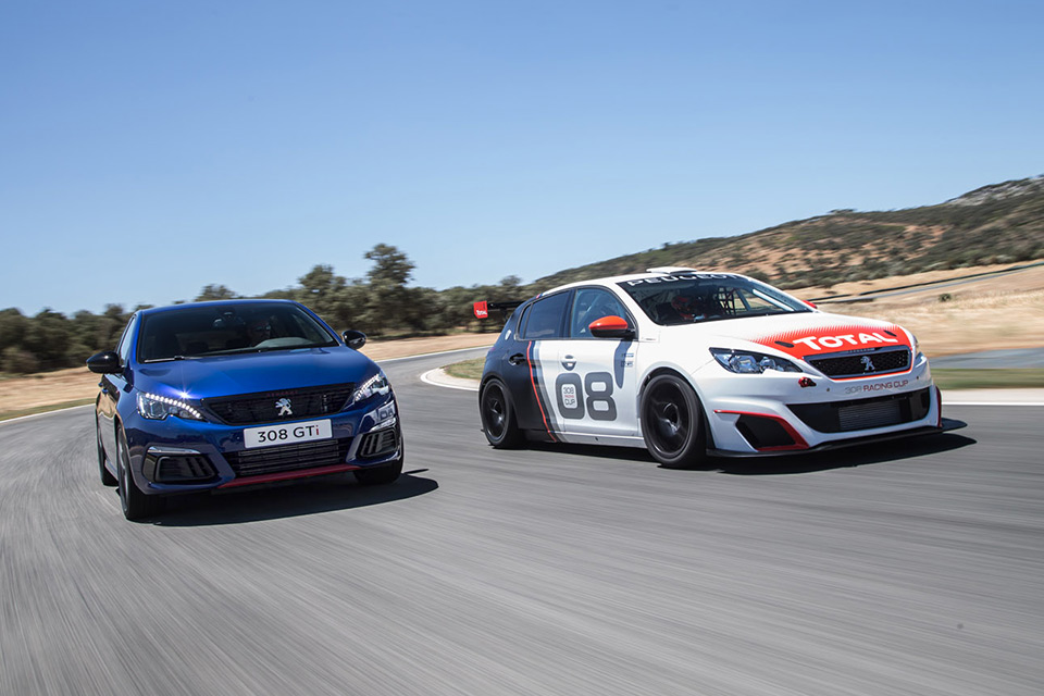 Photos officielles des essais des Peugeot 308 GTi restylée et 308 Racing Cup !
