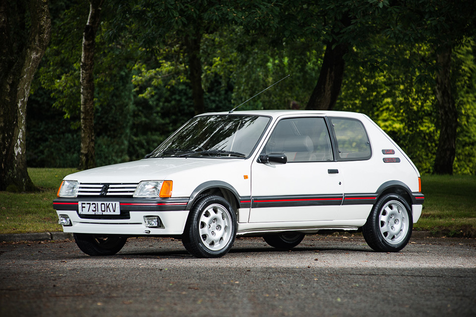 Vente aux enchères : 42 900 € pour cette Peugeot 205 GTI !