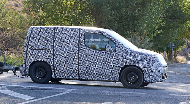 L'intérieur du futur Peugeot Partner III en photos espion !