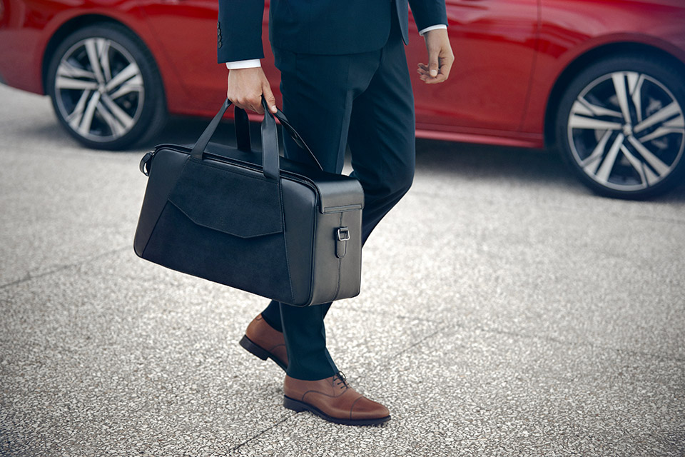 Peugeot Lifestyle : une nouvelle collection de bagages en Alcantara