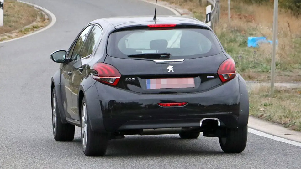 Photos espion future Peugeot 1008 (2020)