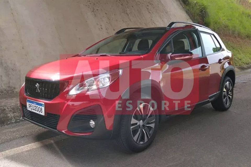 Photos espion : la Peugeot 2008 I s’offre un nouveau restylage au Brésil