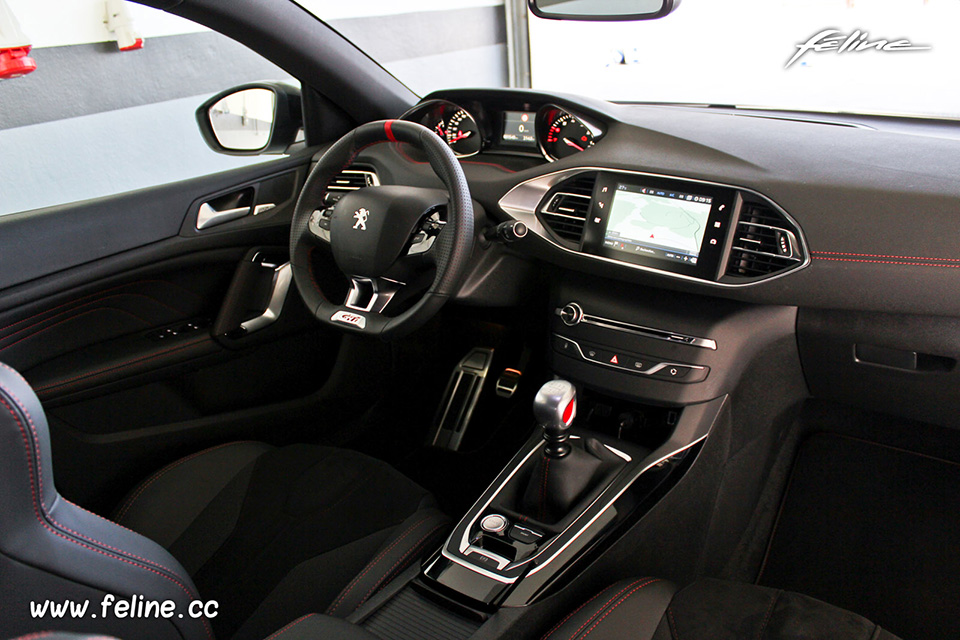 Photo intérieur 308 GTi by Peugeot Sport PureTech 263 (2019)