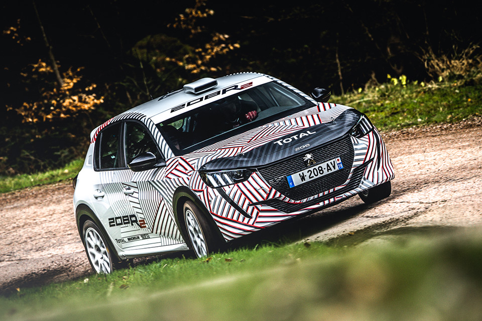 Photos : premiers essais de la nouvelle Peugeot 208 R2 de rallye !