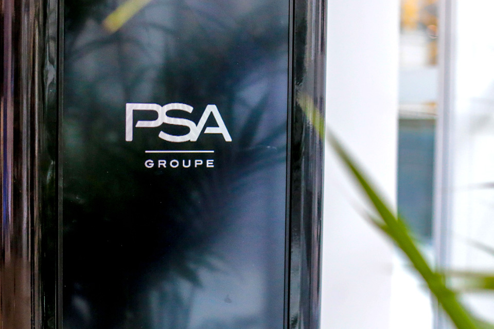 Les groupes PSA et FCA envisagent une fusion !