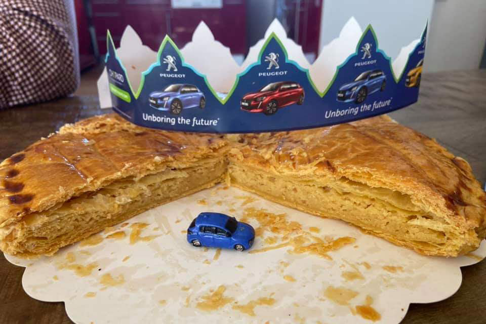 Galette des rois : gagnez un week-end en Peugeot e-208 !