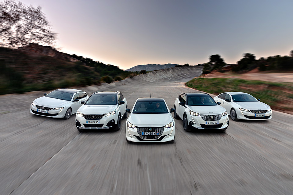 Photos officielles des essais de la gamme Peugeot Plug-in HYbrid