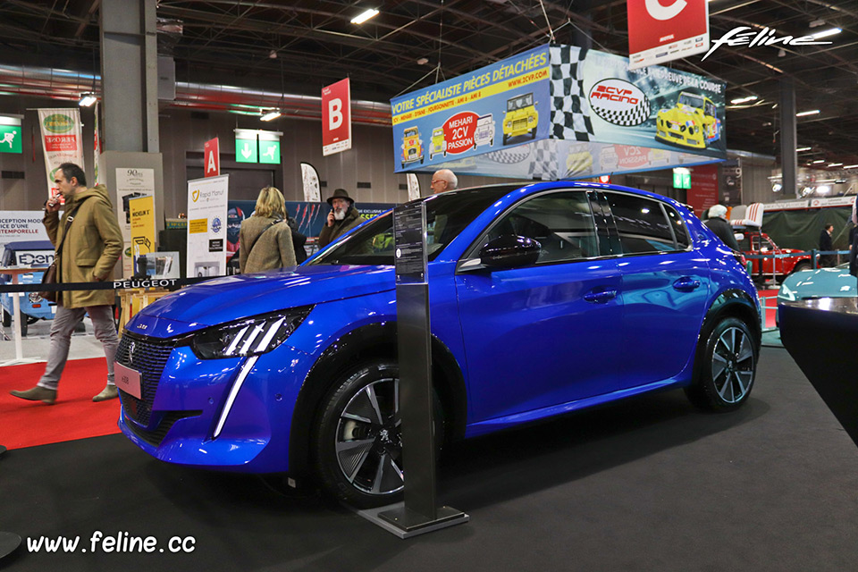 Photo Peugeot e-208 électrique (2020) – Salon Rétromobile 2020