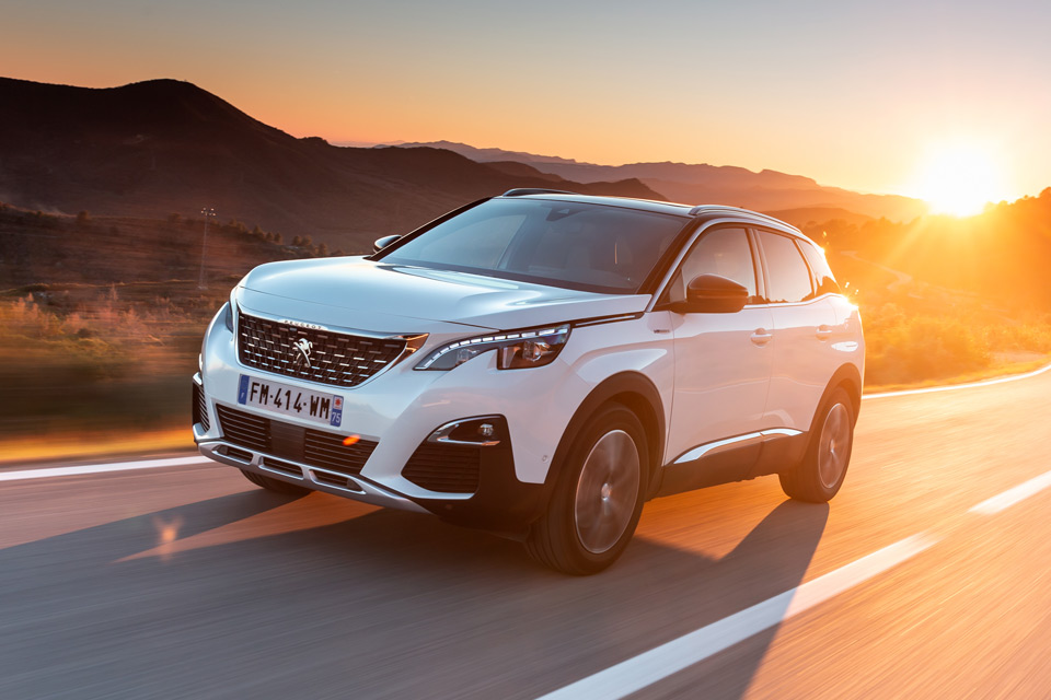 Photo Peugeot 3008 HYbrid4 II – Voiture de l’Année 2017 – Car Of The Year