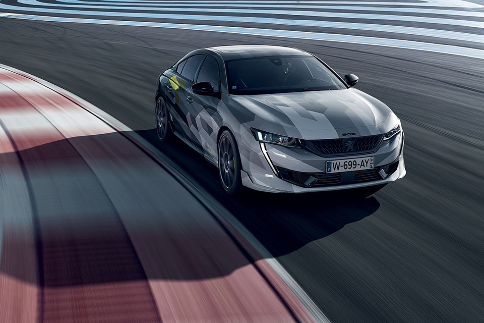 Photos : la 508 Peugeot Sport Engineered sur le circuit du Castellet !