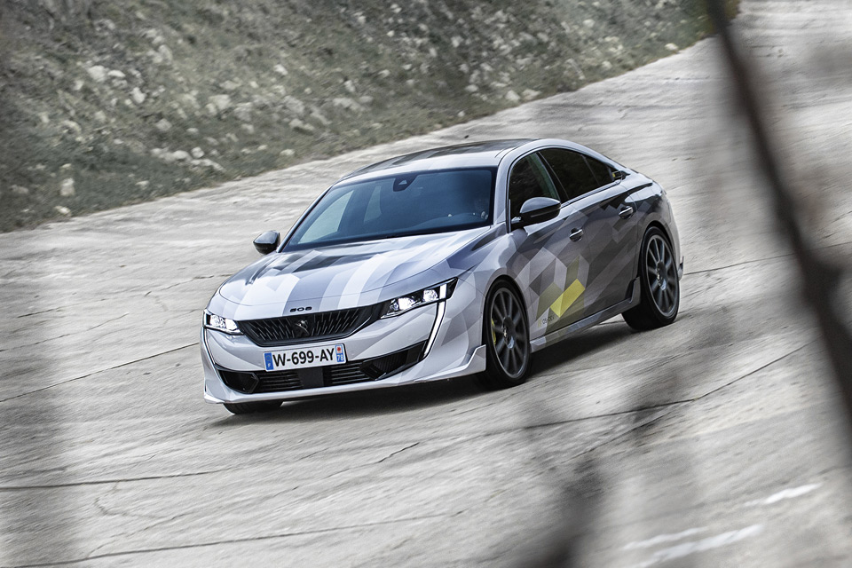 Photos : la 508 Peugeot Sport Engineered sur le circuit de Terramar !