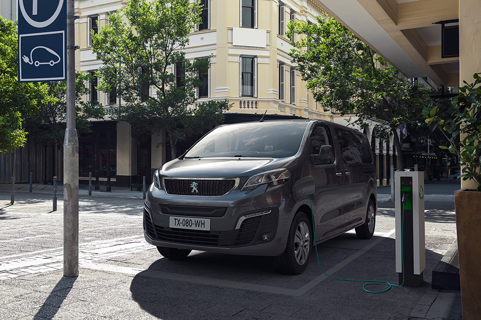 Photo Peugeot e-Traveller Electrique