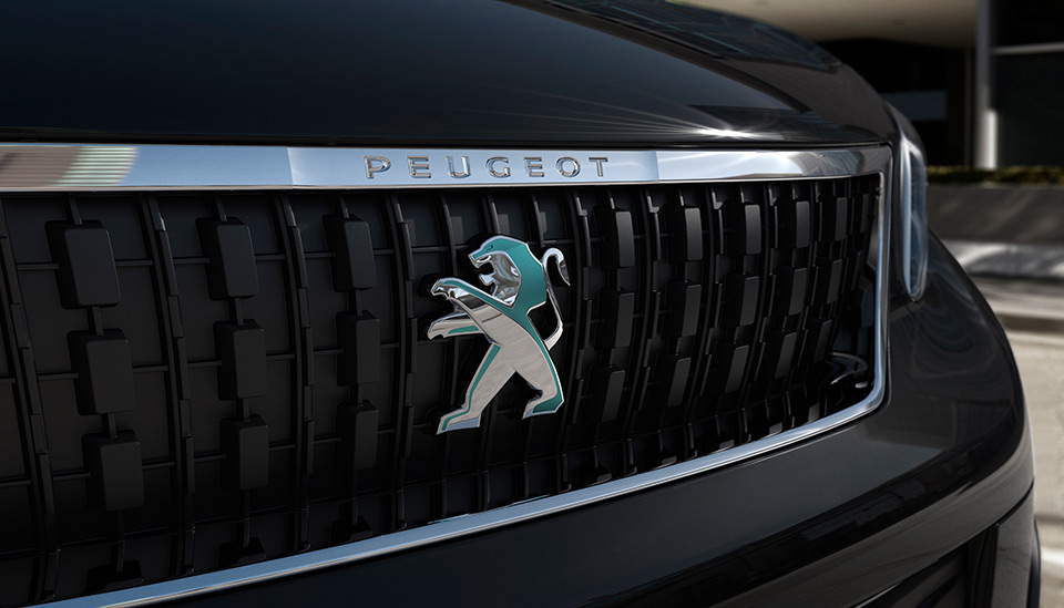 Photo sigle Lion dichroique Peugeot e-Traveller Electrique