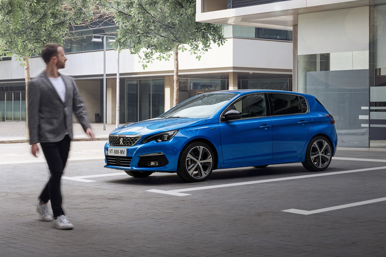 Photo Peugeot 308 GT II Bleu Vertigo (2020)