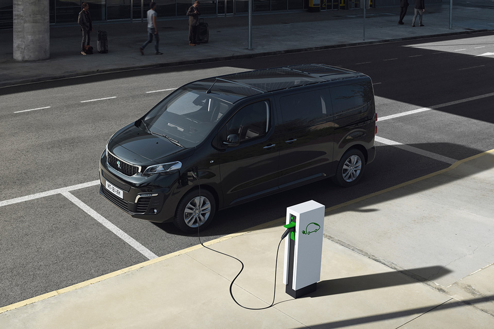 Photo Peugeot e-Traveller Electrique