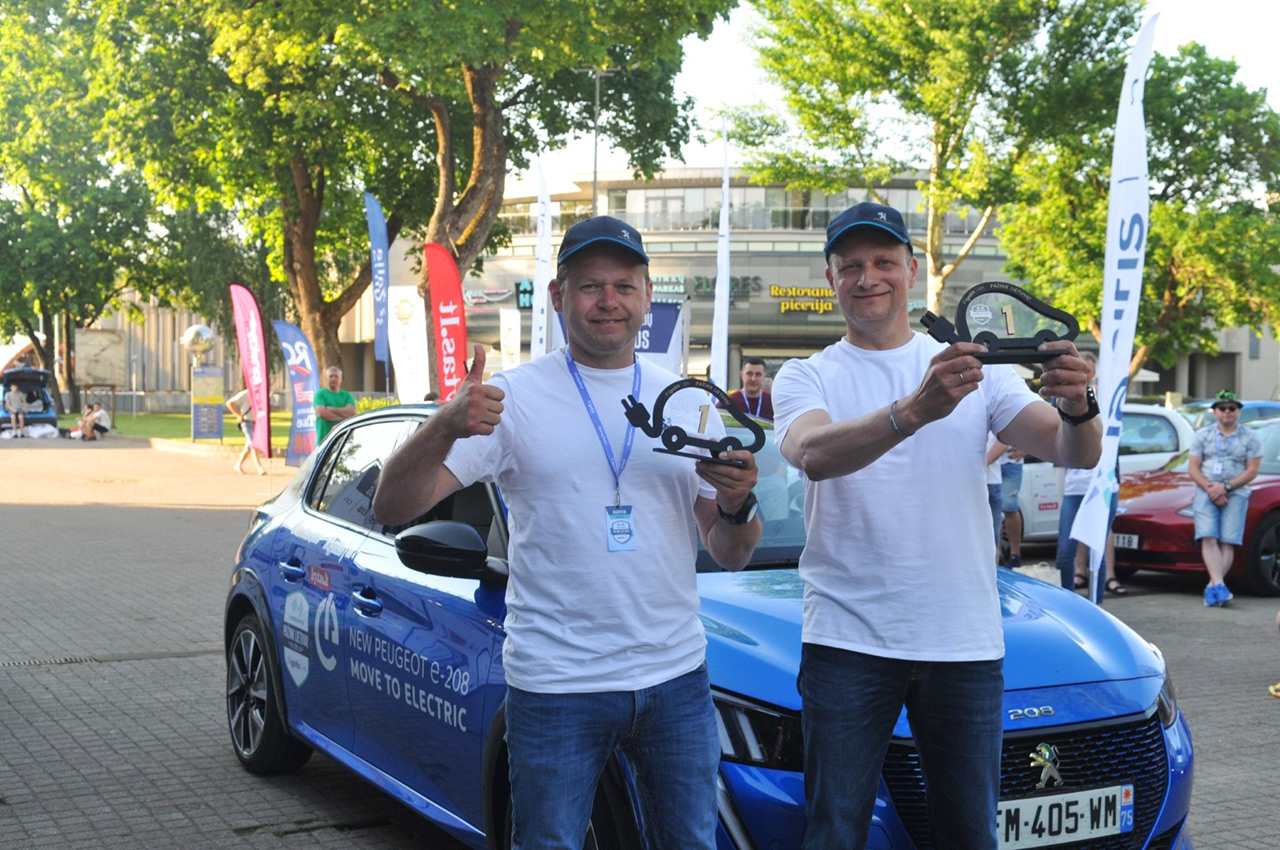 La nouvelle Peugeot e-208 remporte l’Electric Race en Lituanie !