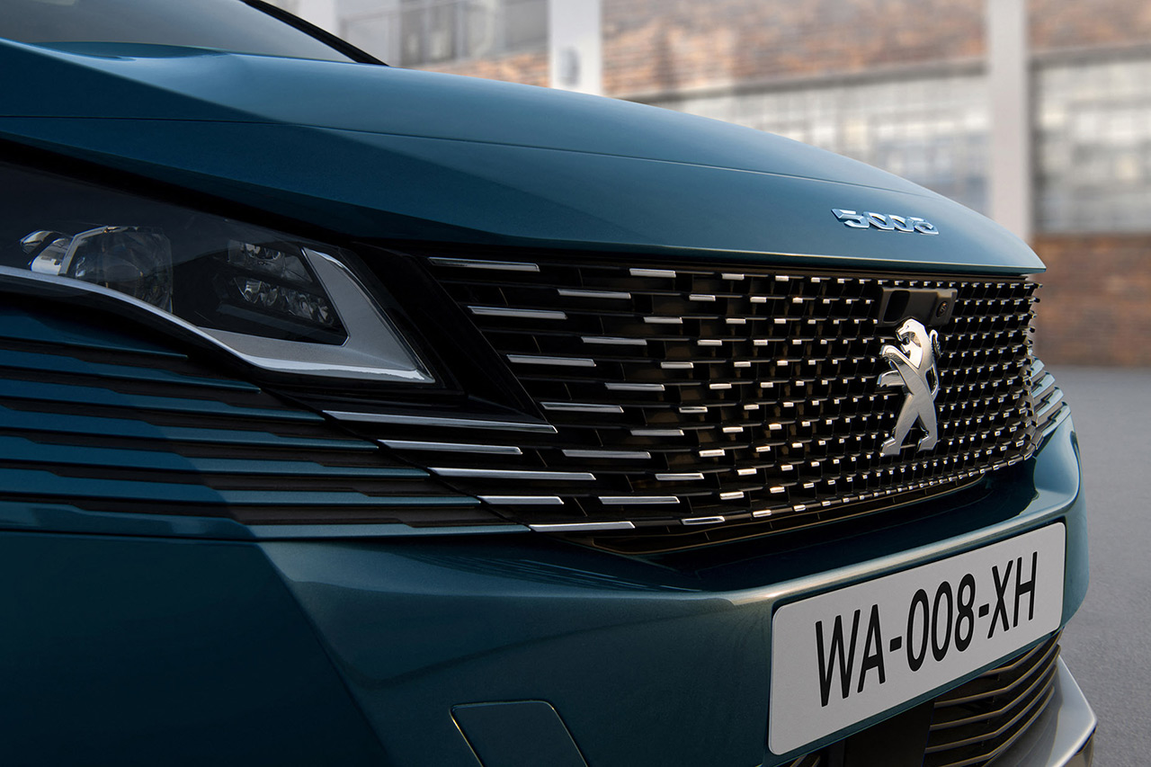 Photo face avant Peugeot 5008 II restylée (2020)