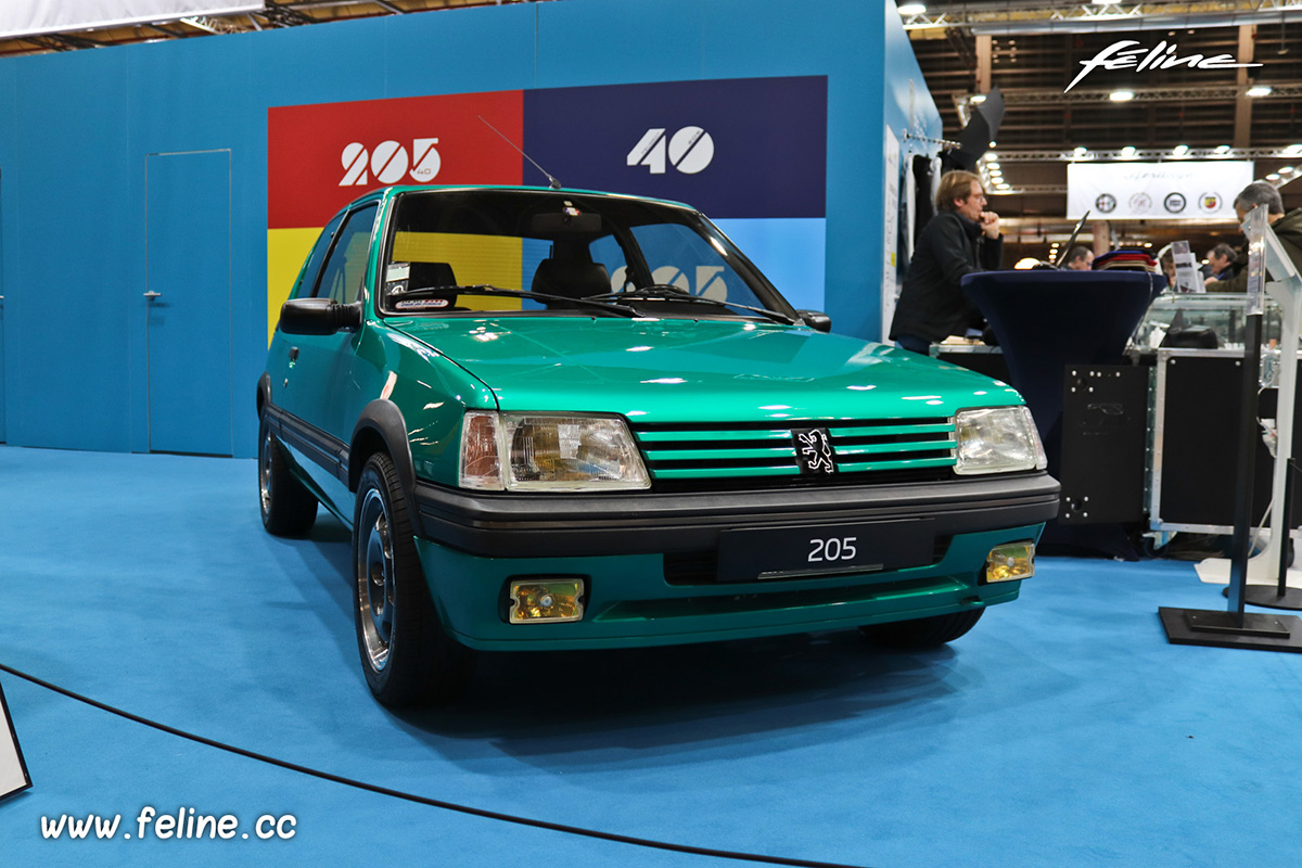 Photo Peugeot 205 GTi Griffe – Salon Rétromobile 2023