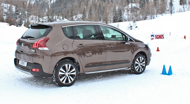 Essais Peugeot 3008 HYbrid4 - Winter Experience 2014