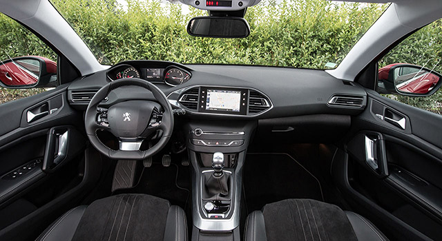 Peugeot 308 : l'i-Cockpit est le Plus Bel Intérieur de l'année 2013 !