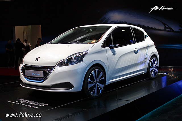 Peugeot 208 HYbrid Air 2L - Mondial de Paris 2014