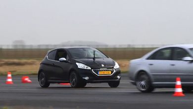 Photo of Le making-of de « 3 Days To Kill » avec les Peugeot RCZ et 208 GTi !