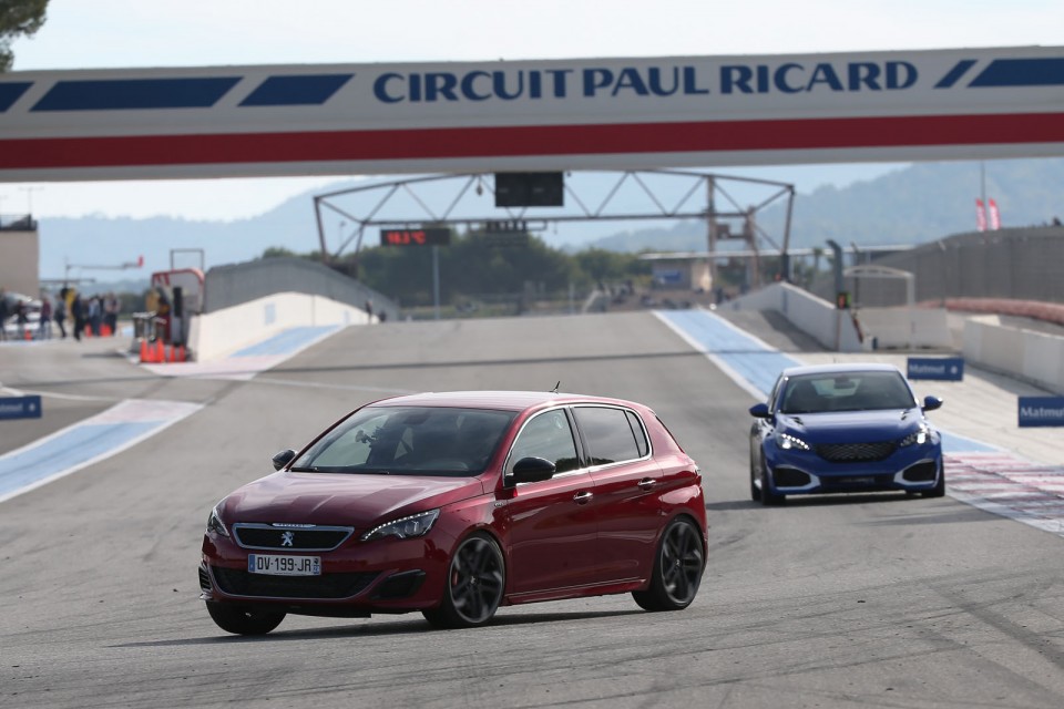 Photo Peugeot 308 R HYbrid, 308 GTi et 308 Racing Cup - Castelle