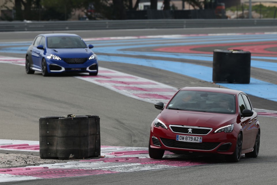 Photo Peugeot 308 R HYbrid, 308 GTi et 308 Racing Cup - Castelle