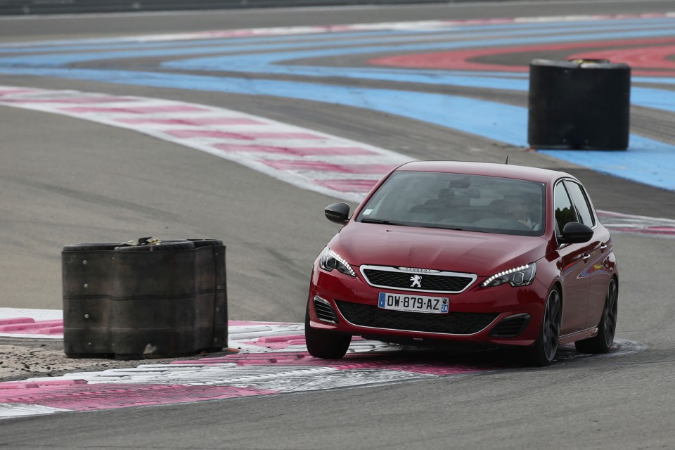 Photo Peugeot 308 R HYbrid, 308 GTi et 308 Racing Cup - Castelle