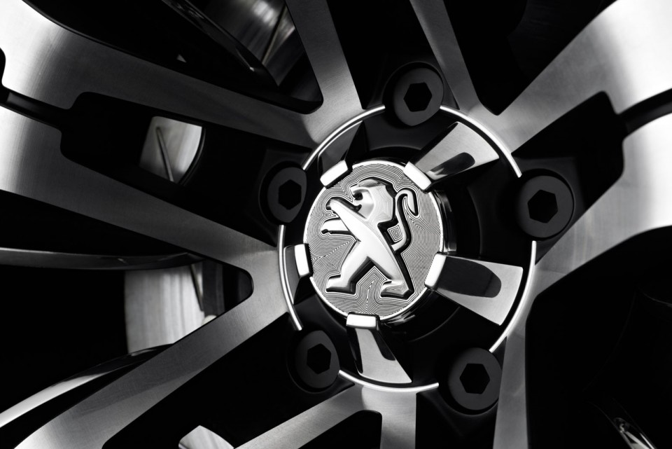 Photo détail cabochon roue jante Peugeot Exalt Concept (2014)