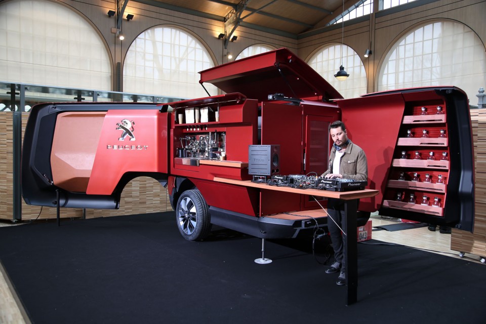 Photo FoodTruck Peugeot Concept (2015)