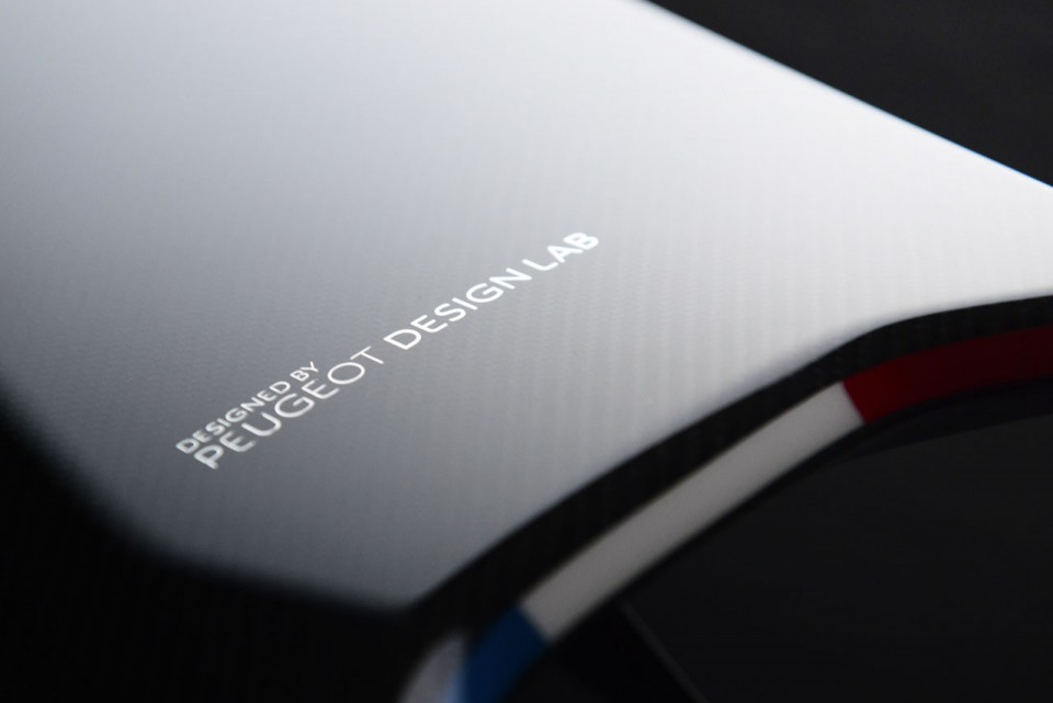 Photo logo Peugeot Design Lab Peugeot GTi Surfboard Concept (2013) - 1-008