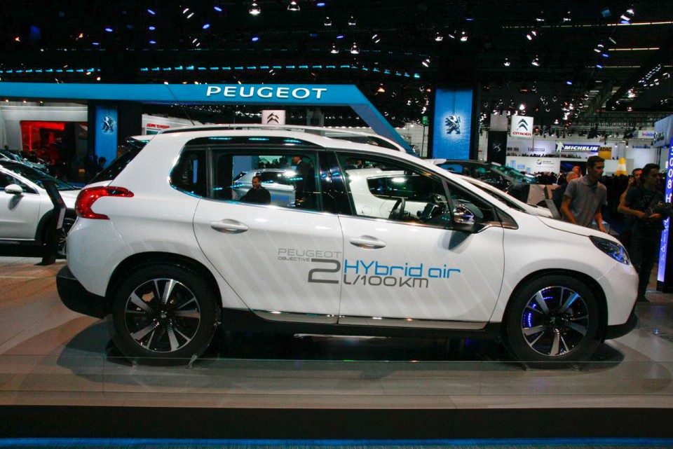 Photo Peugeot 2008 HYbrid Air - Salon de Francfort 2013 - 1-001