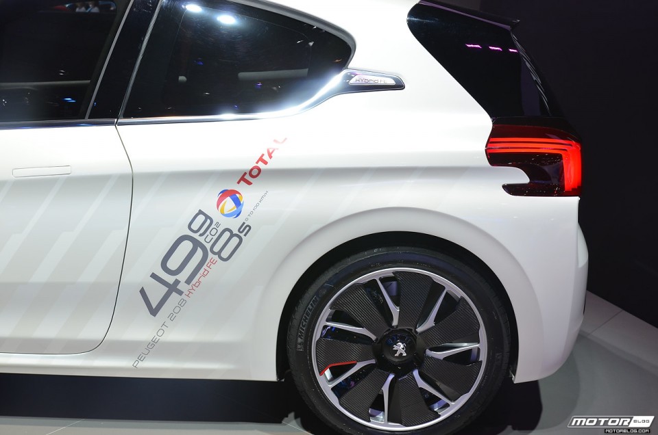 Photo custode arrière Peugeot 208 HYbrid FE - Salon de Francfort 2013 - 2-005