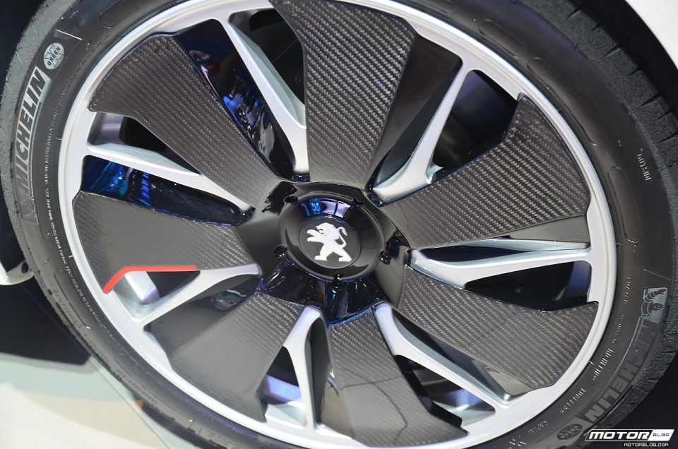 Photo jante alliage 19'' Peugeot 208 HYbrid FE - Salon de Francfort 2013 - 2-010