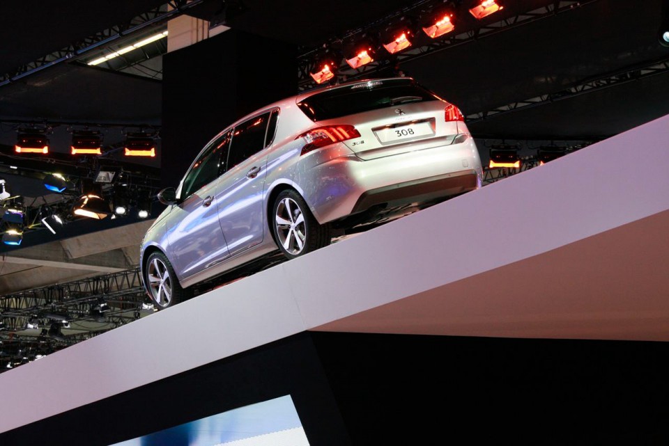 Photo nouvelle Peugeot 308 II Féline Gris Alu - Salon de Francfort 2013 - 1-001