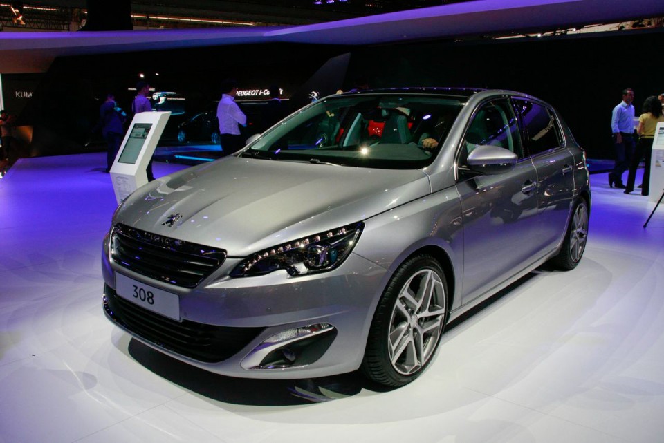 Photo nouvelle Peugeot 308 II Féline Gris Artense - Salon de Francfort 2013 - 1-004