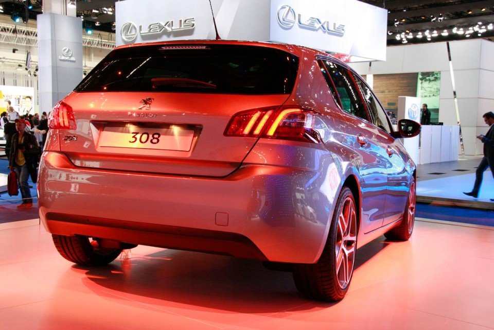 Photo nouvelle Peugeot 308 II Féline Gris Aluminium - Salon de Francfort 2013 - 1-012