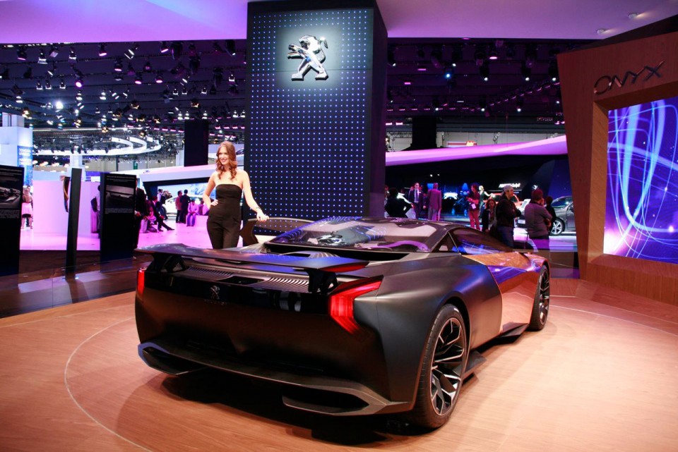 Photo 3/4 arrière Peugeot Onyx Concept Car - Salon de Francfort 2013 - 1-002