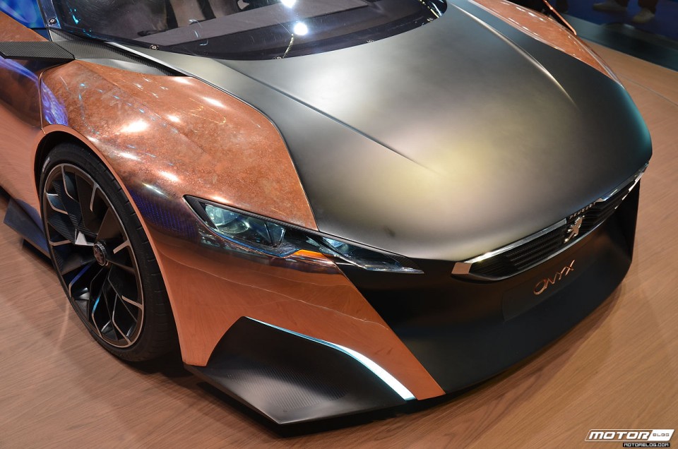 Photo feu avant LED Peugeot Onyx Concept Car - Salon de Francfort 2013 - 2-004