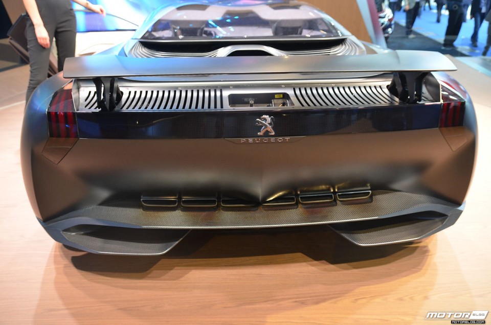 Photo vue arrière Peugeot Onyx Concept Car - Salon de Francfort 2013 - 2-013